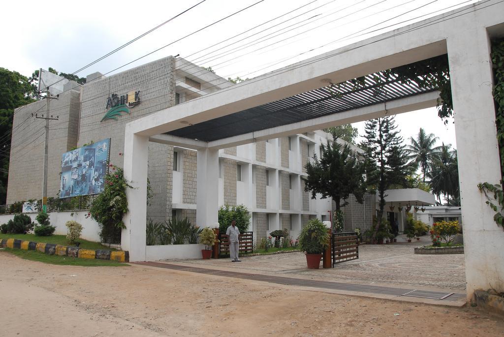 Hassan Ashok Hotel Exterior foto